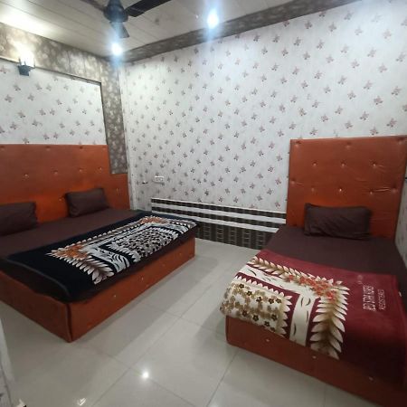 Yamnotri Dham Hotell Vrindāvan Eksteriør bilde