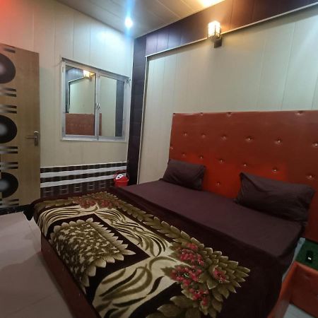 Yamnotri Dham Hotell Vrindāvan Eksteriør bilde