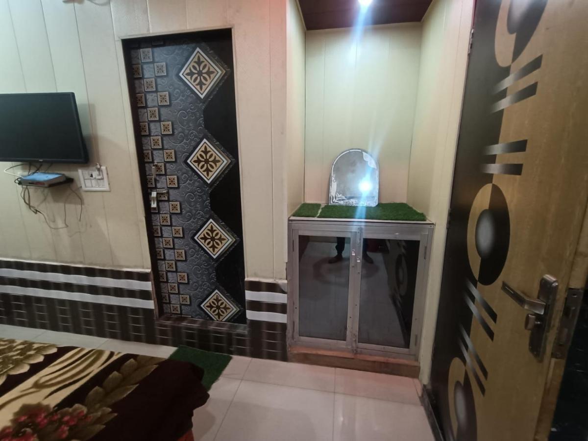 Yamnotri Dham Hotell Vrindāvan Eksteriør bilde