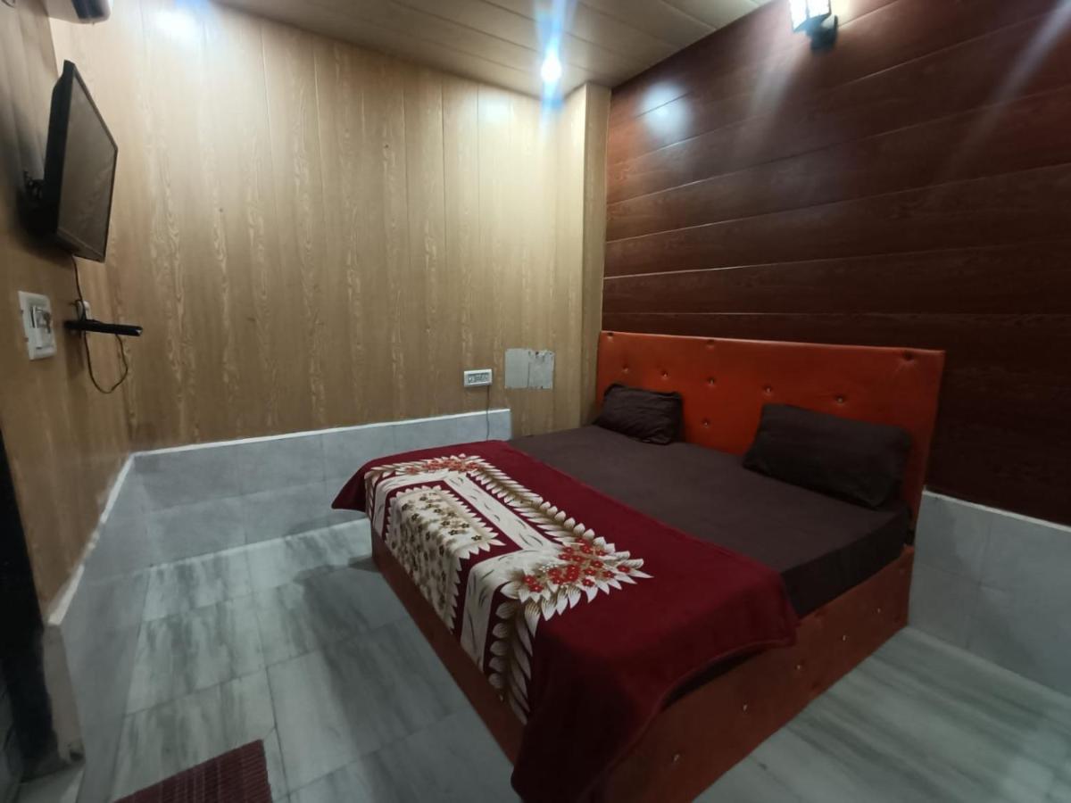 Yamnotri Dham Hotell Vrindāvan Eksteriør bilde