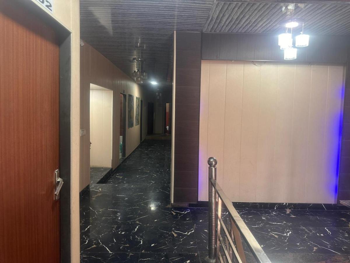 Yamnotri Dham Hotell Vrindāvan Eksteriør bilde