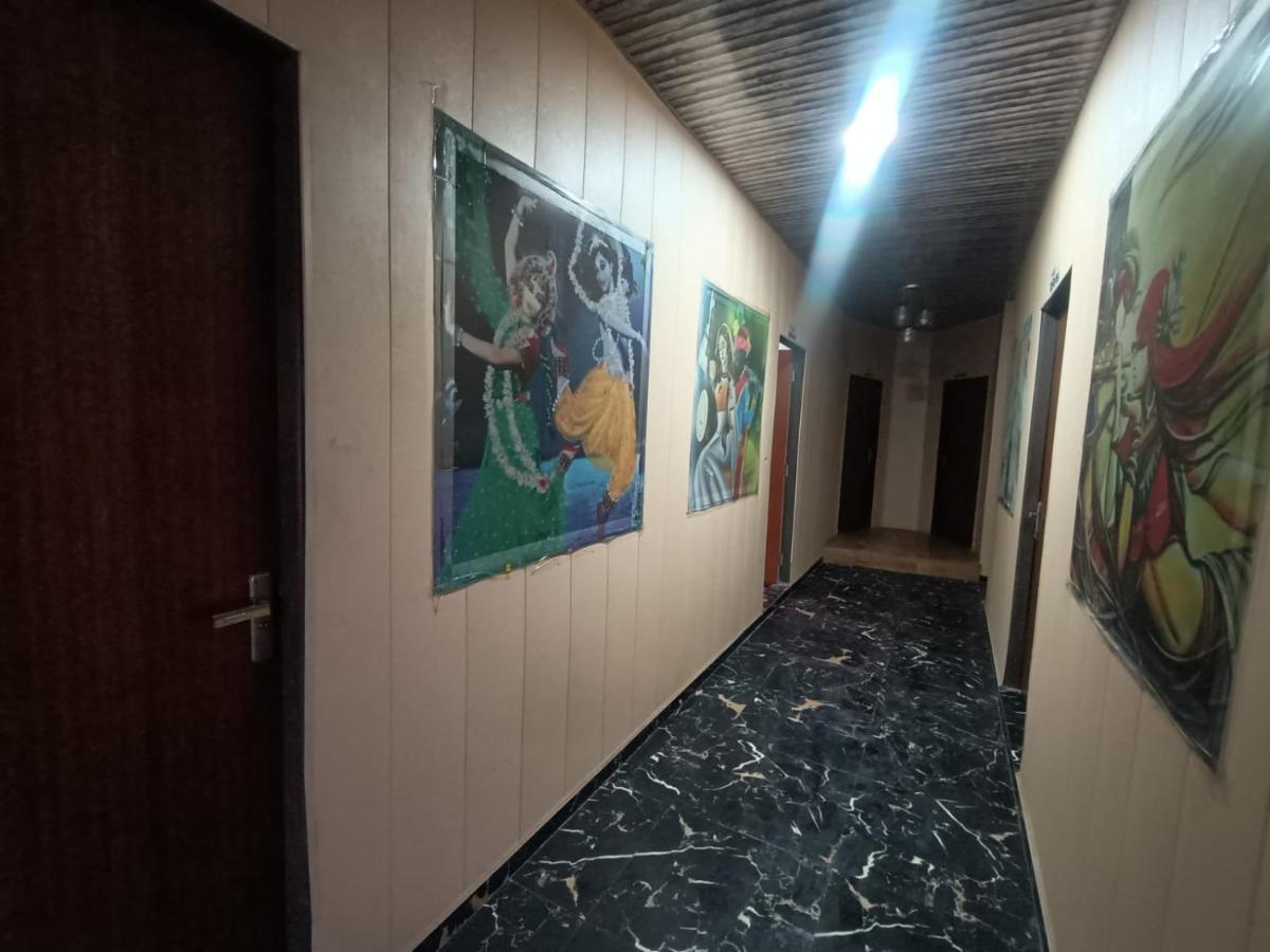 Yamnotri Dham Hotell Vrindāvan Eksteriør bilde