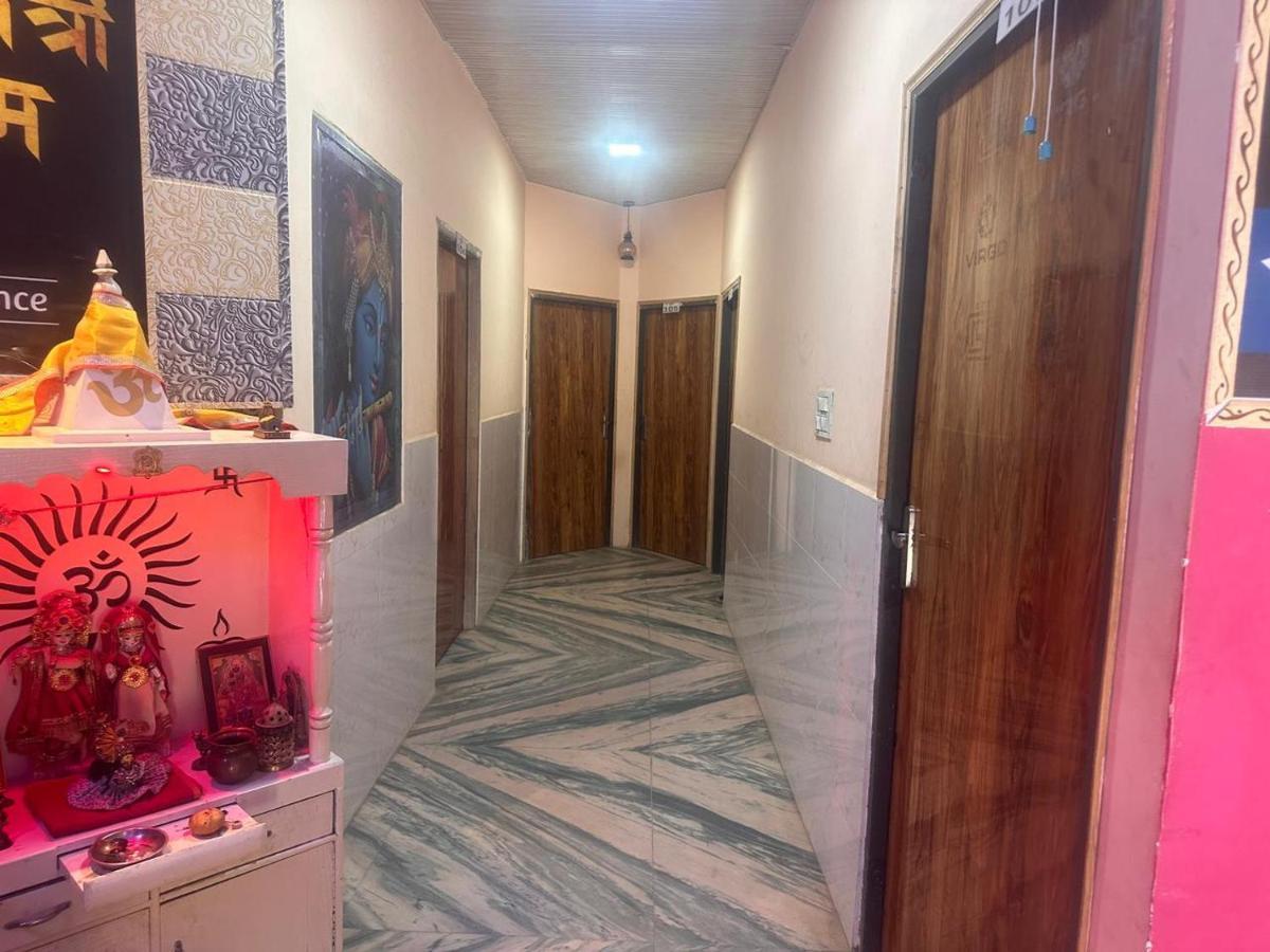Yamnotri Dham Hotell Vrindāvan Eksteriør bilde
