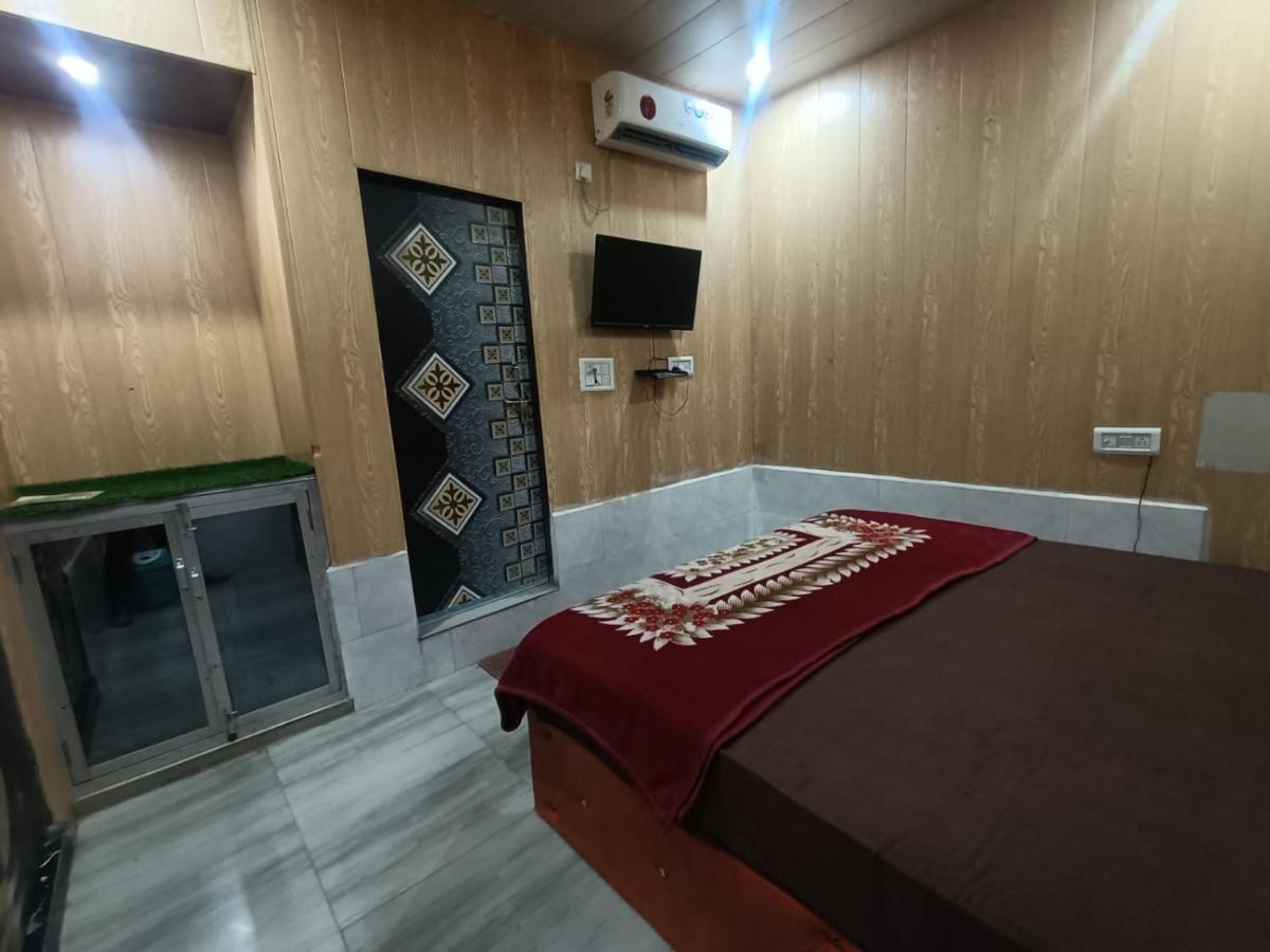 Yamnotri Dham Hotell Vrindāvan Eksteriør bilde